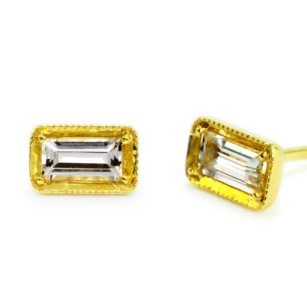 Ila Leone White Sapphire Stud